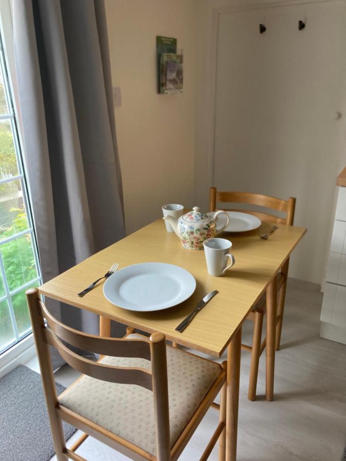 Bryntirion Farmhouse Apartment With Hot Tub Llanfair Caereinion Exterior photo
